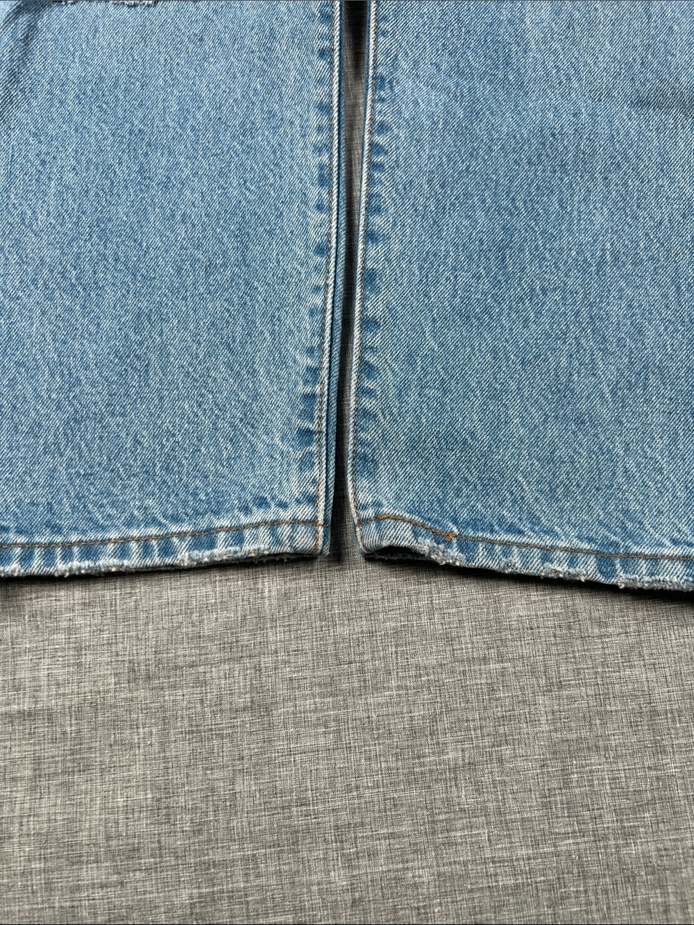 NWT Levi’s 501 Original Cropped Jeans Distressed Light Wash 30x26 - Picture 9 of 11